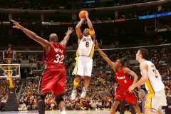 湖人队或迎火箭魔术三方大交易，霍福德加盟增强阵容